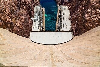 330px-Looking_down_the_Hoover_Dam.jpg 330px-Looking down the Hoover Dam.